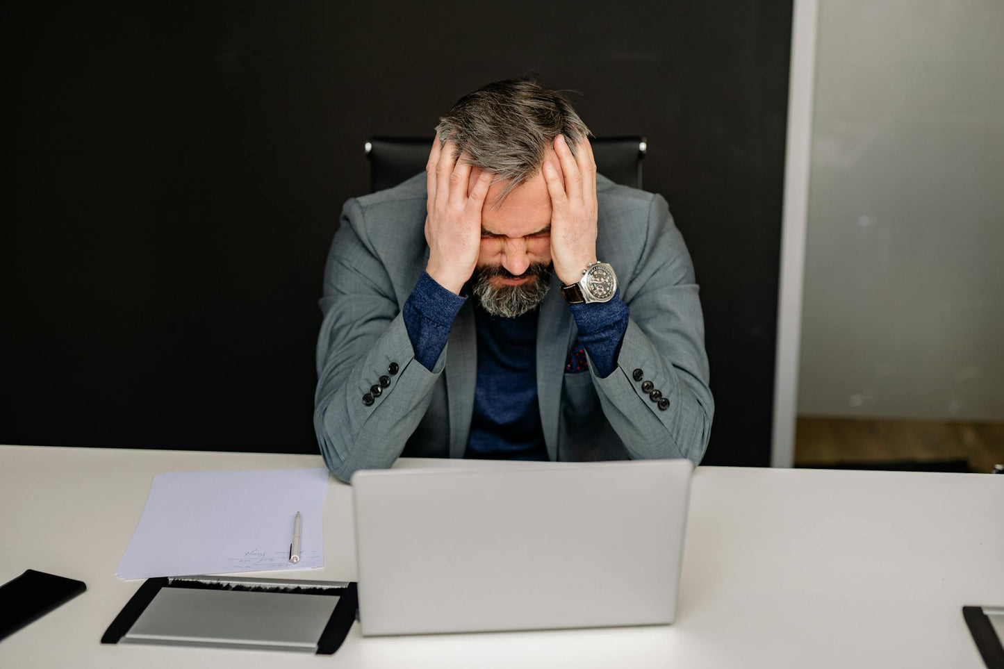 Firmenmassage Berlin – Professionelle Massage im Büro für Unternehmen 60 min