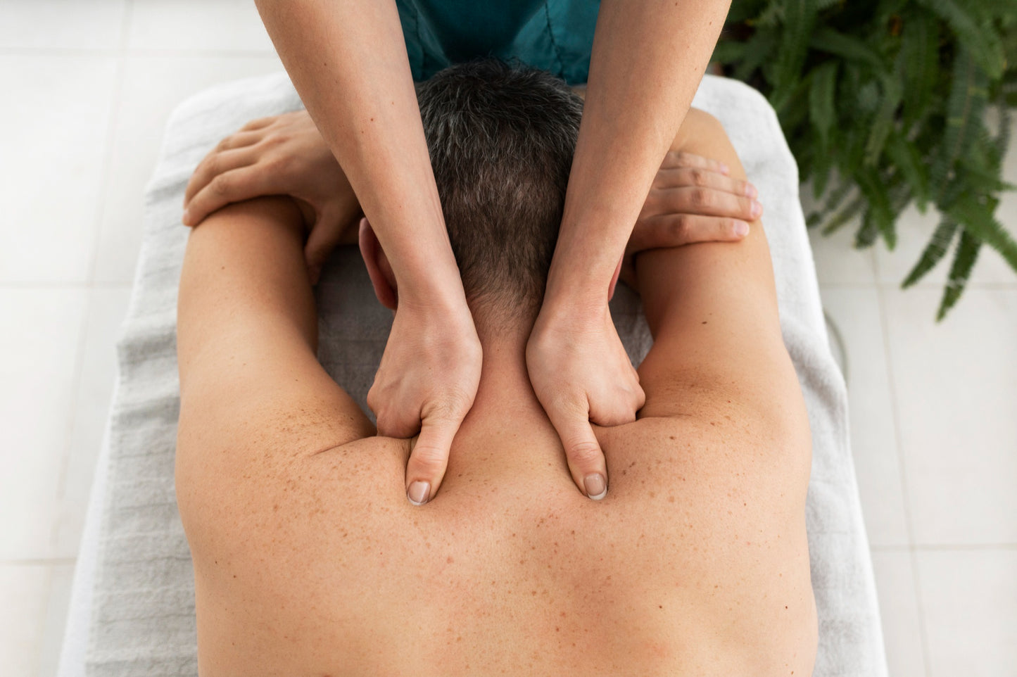 Rücken Nacken Massage Berlin 90 Min